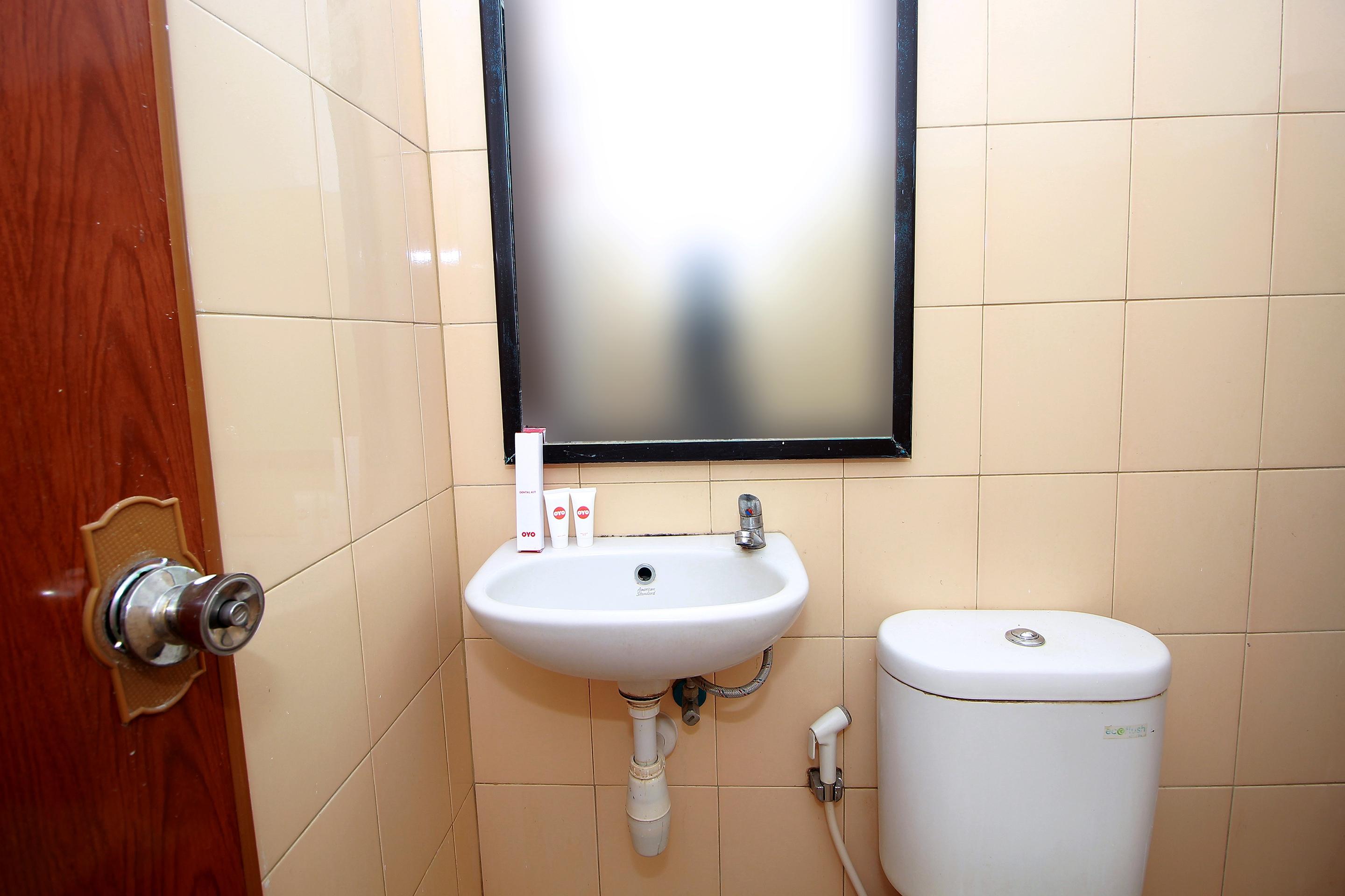 OYO 1678 Jati Exclusive Residence Bengkulu Exterior foto