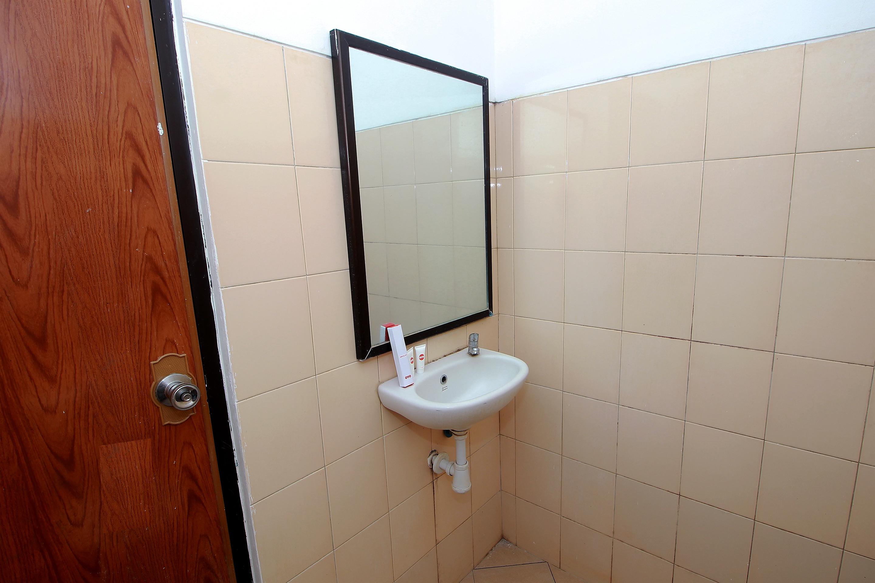 OYO 1678 Jati Exclusive Residence Bengkulu Exterior foto